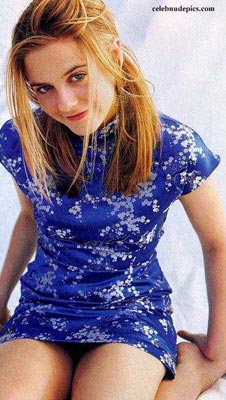 Alicia Silverstone Photo (  )   /  - 23