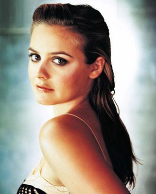 Alicia Silverstone Photo (  )   /  - 30