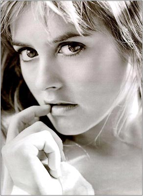 Alicia Silverstone Photo (  )   /  - 31