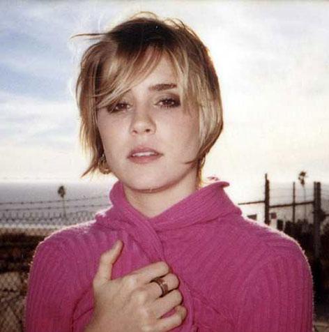 Alison Lohman Photo (  )   /  - 14