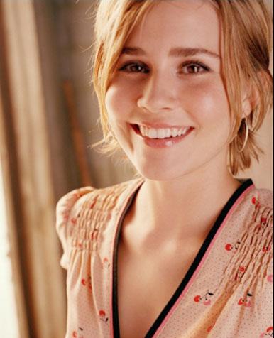 Alison Lohman Photo (  )  