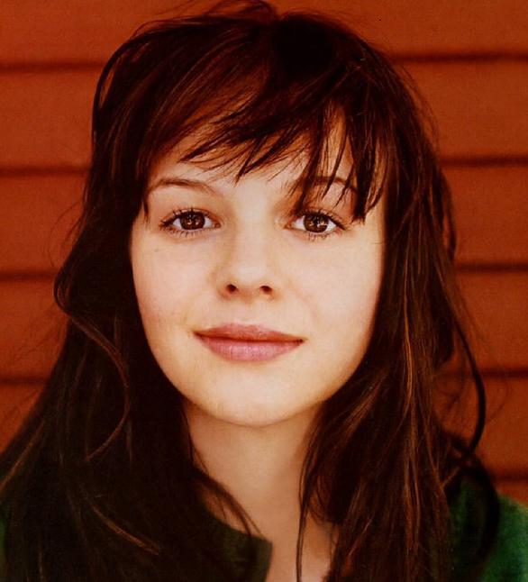 Amber Tamblyn Photo (  )   /  - 12