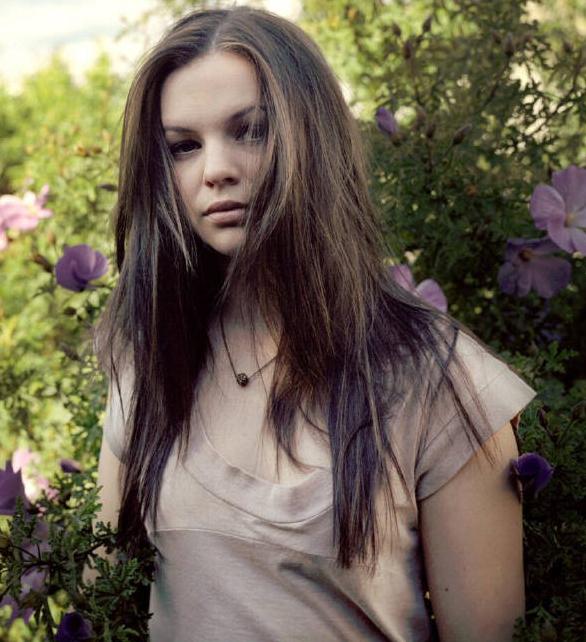 Amber Tamblyn Photo (  )   /  - 14