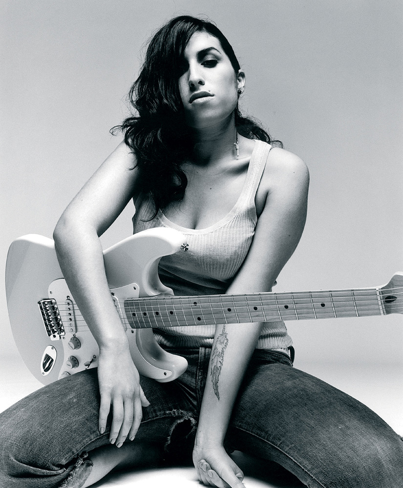 Amy Winehouse Photo (  )   /  - 4