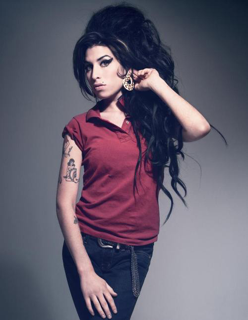 Amy Winehouse Photo (  )   /  - 8