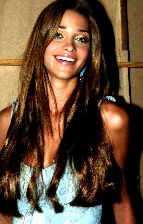 Ana Beatriz Barros Photo (   )   /  - 33