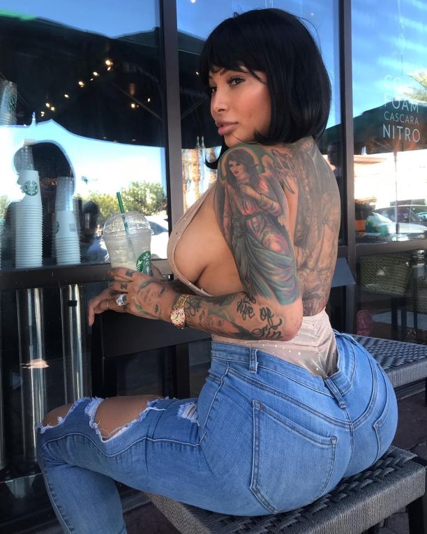   (Brittanya Razavi)  -     /  - 48