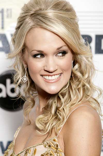 Carrie Underwood Photo (  )   /  - 20