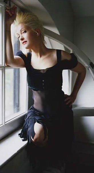 Cindy Lauper Photo (  )   /  - 9