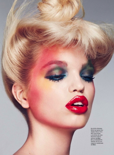 Daphne Groeneveld Photo (  )    /  - 39