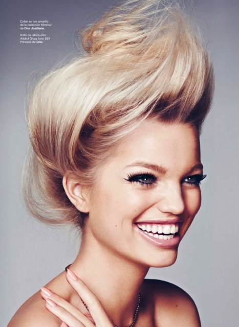 Daphne Groeneveld Photo (  )    /  - 43