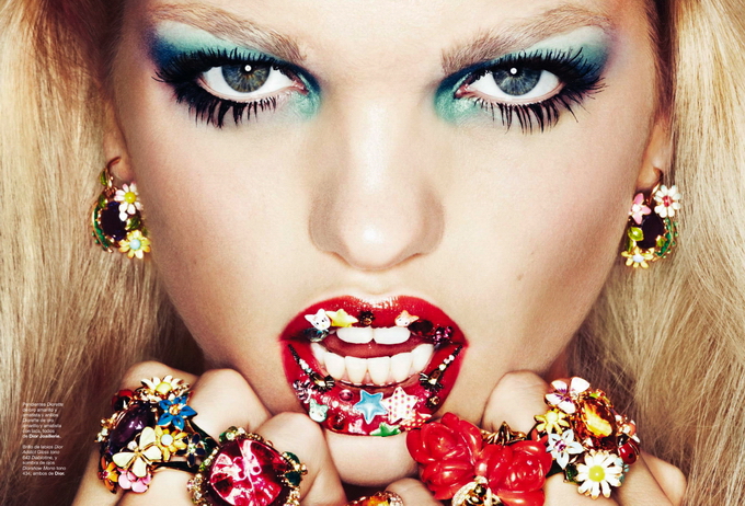 Daphne Groeneveld Photo (  )   