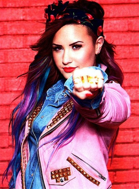 Demi Lovato Photo (  )     /  - 21