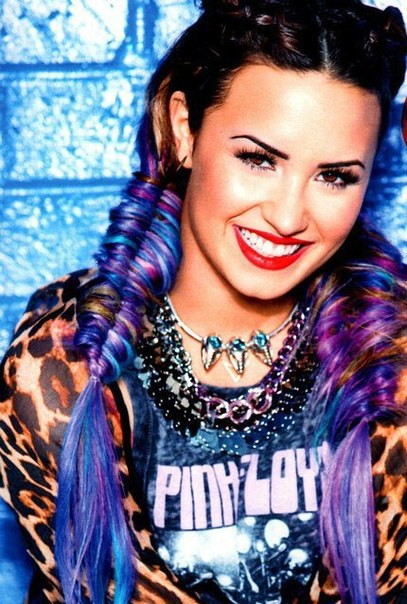 Demi Lovato Photo (  )     /  - 25