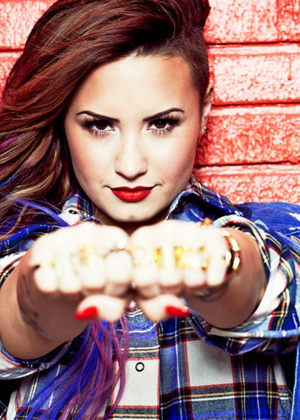 Demi Lovato Photo (  )     /  - 29