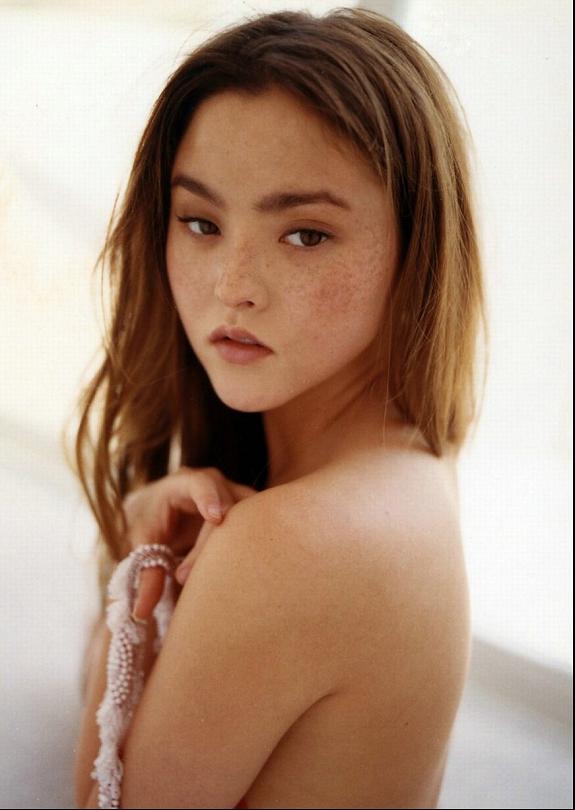 Devon Aoki Photo (  )     /  - 3