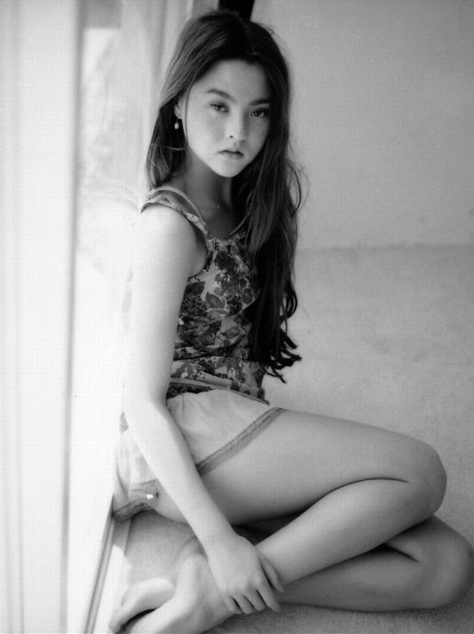 Devon Aoki Photo (  )     /  - 18