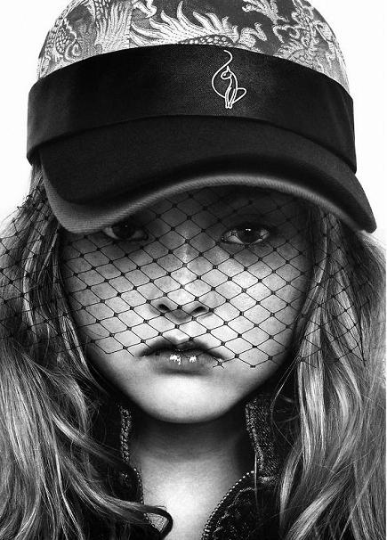 Devon Aoki Photo (  )     /  - 22