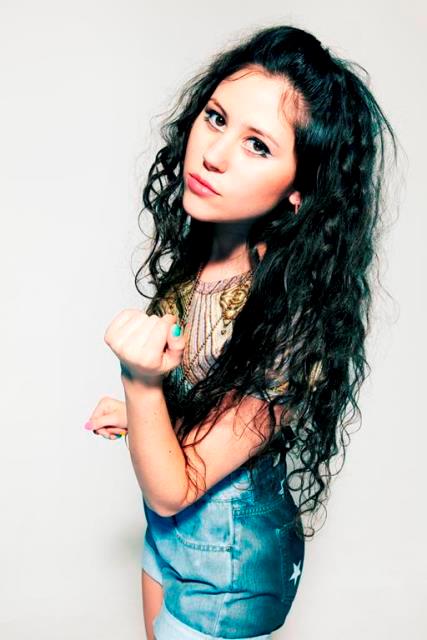 Eliza Doolittle Photo (  )   /  - 12