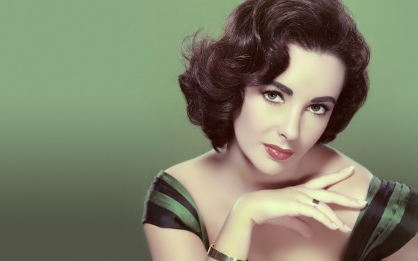 Elizabeth Taylor Photo (  )   /  - 8