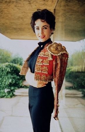 Elizabeth Taylor Photo (  )   /  - 10