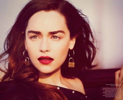 Emilia Clarke Photo (  )   /  - 7