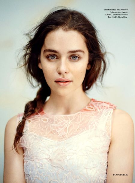 Emilia Clarke Photo (  )   /  - 31