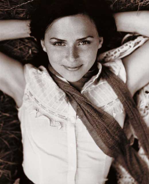 Emiliana Torrini Photo (  )    /  - 13