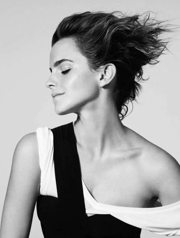 Emma Watson Photo (  )   /  - 35