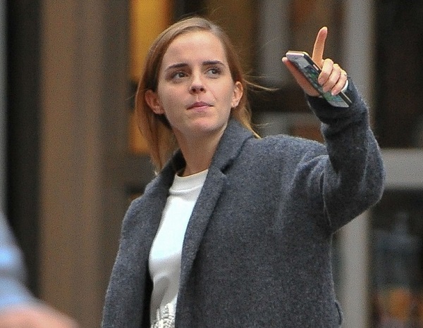 Emma Watson Photo (  )   /  - 42