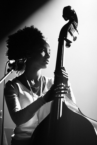 Esperanza Spalding Photo (  )      - /  - 6