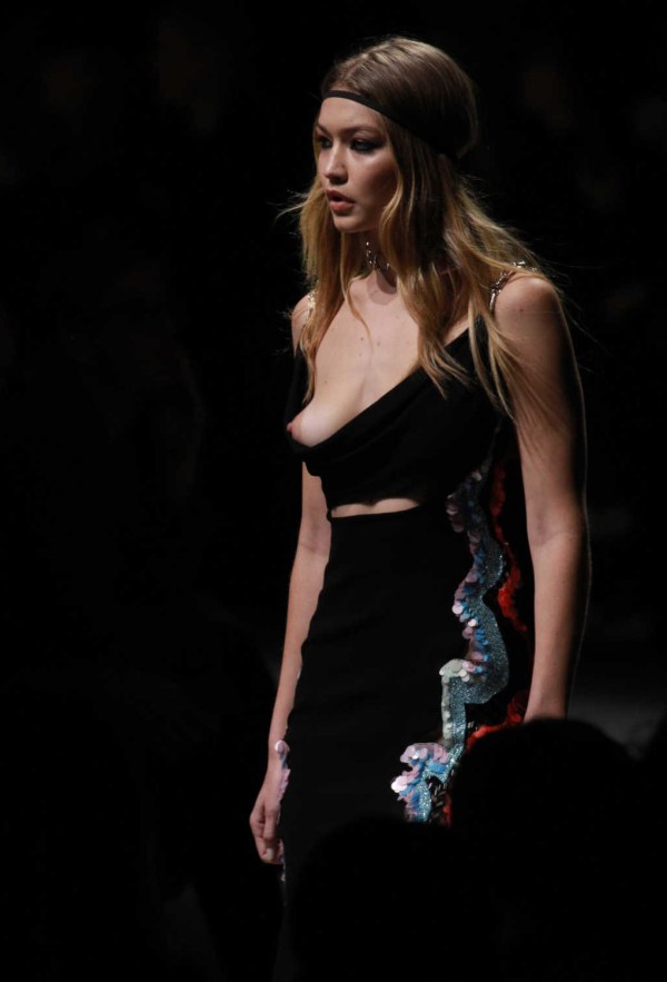 Gigi Hadid Photo (  )    -,  /  - 66