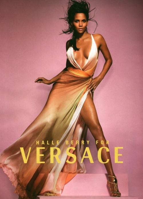 Halle Berry Photo (  )   /  - 21