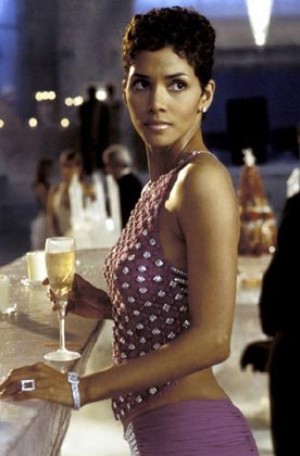 Halle Berry Photo (  )   /  - 43