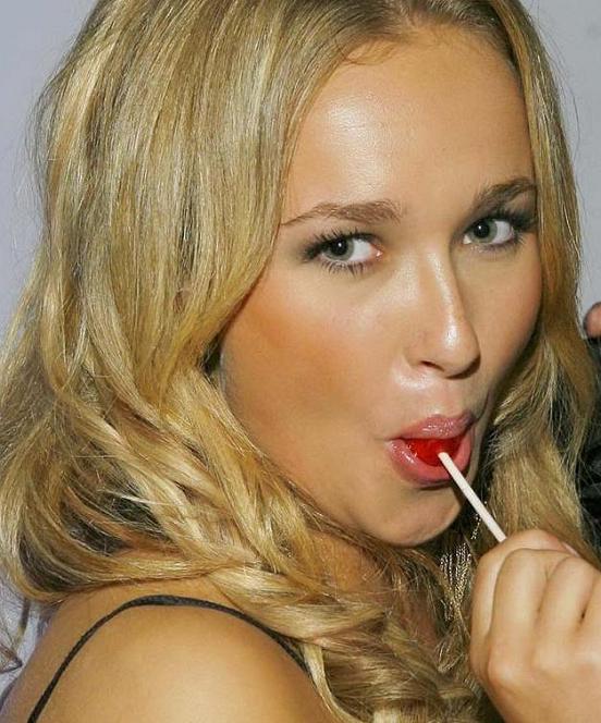 Hayden Panettiere Photo (  )  , ,  /  - 72