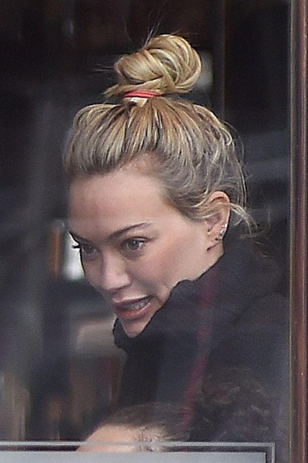 Hilary Duff Photo (  )  ,  /  - 4