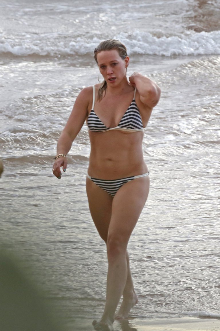 Hilary Duff Photo (  )  ,  /  - 8