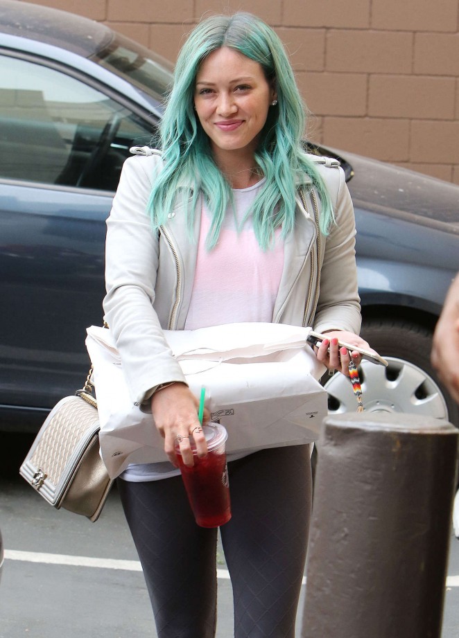 Hilary Duff Photo (  )  ,  /  - 22