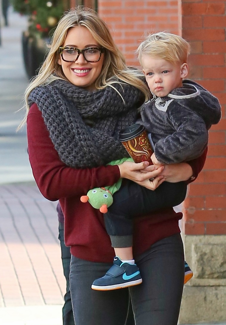 Hilary Duff Photo (  )  ,  /  - 39