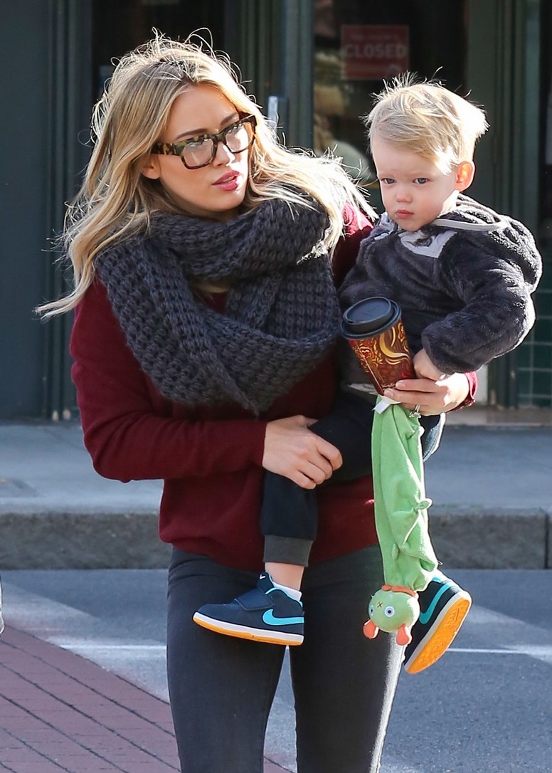 Hilary Duff Photo (  )  ,  /  - 41