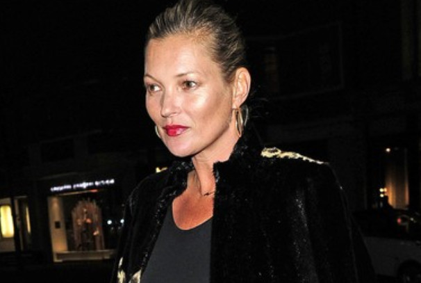 Kate Moss Photo (  )     /  - 7