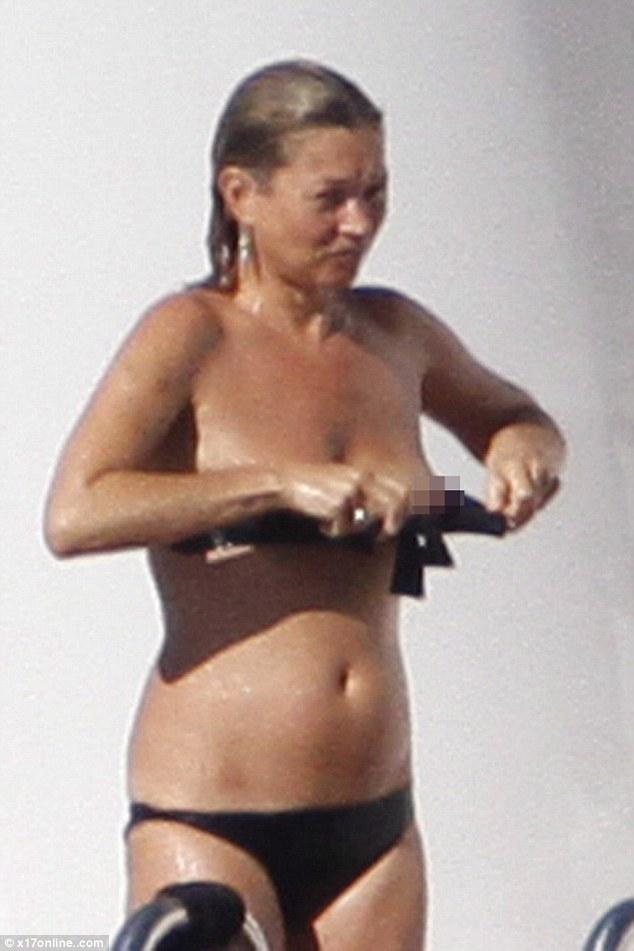 Kate Moss Photo (  )     /  - 19