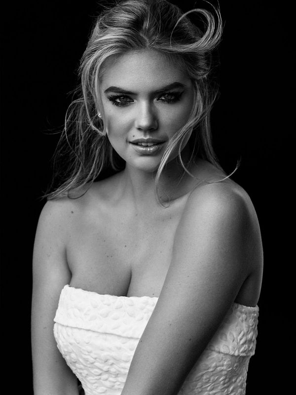 Kate Upton Photo (  )  /  - 73