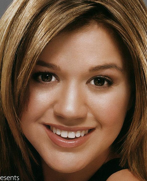 Kelly Clarkson Photo (  )   /  - 26