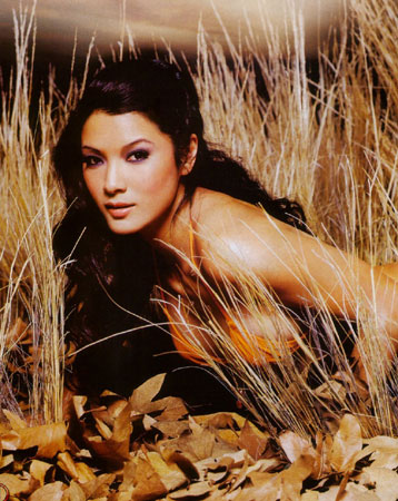 Kelly Hu Photo (  )   /  - 3