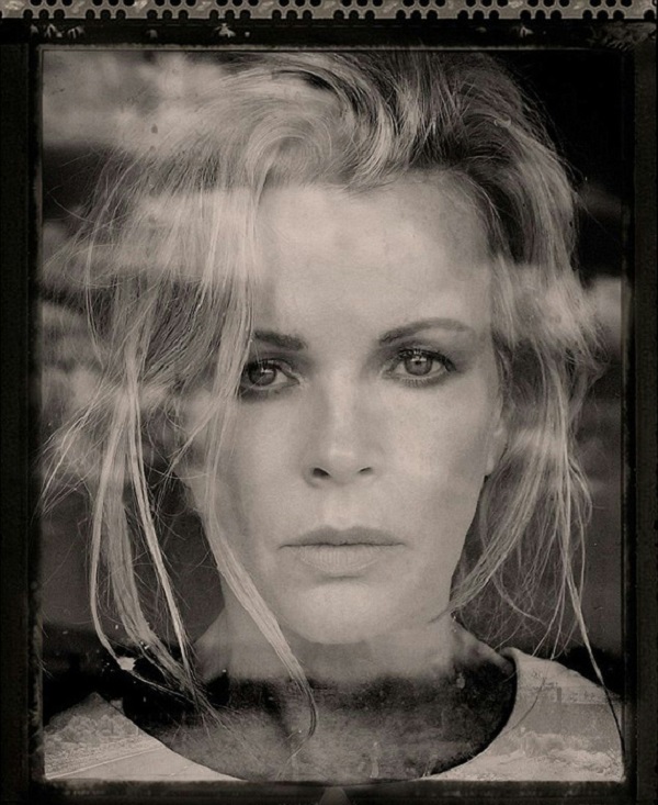 Kim Basinger Photo (  )  ,  /  - 19