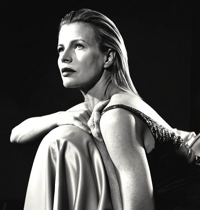 Kim Basinger Photo (  )  ,  /  - 53