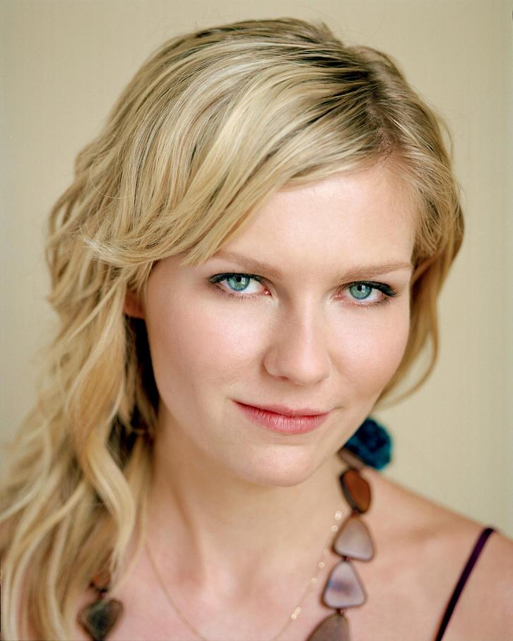 Kirsten Dunst Photo (  )   /  - 32