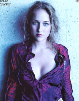   Photo (Leelee Sobieski )    /  - 18