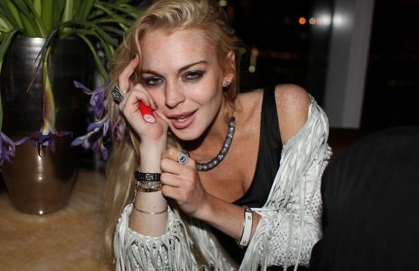 Lindsay Lohan ( )  - ,  /  - 12